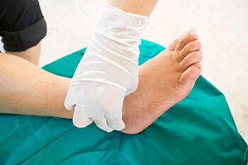 Foot Ulcers & Wounds Treatment in the Midtown & Downtown Manhattan: New York, NY 10038 and New York, NY 10036 as well as Forest Hills, NY 11375 area